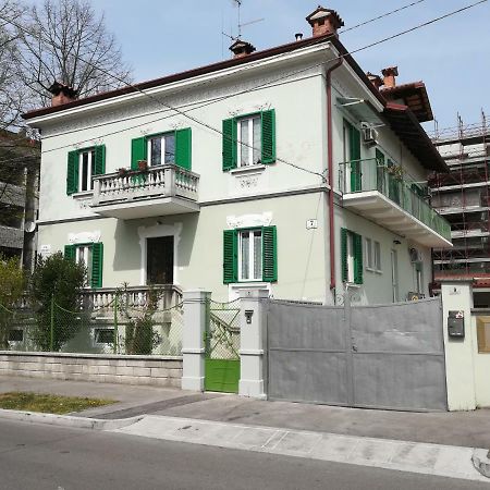 Agli Oleandri Appartamento In Villa Con Con Parcheggio Гориция Екстериор снимка