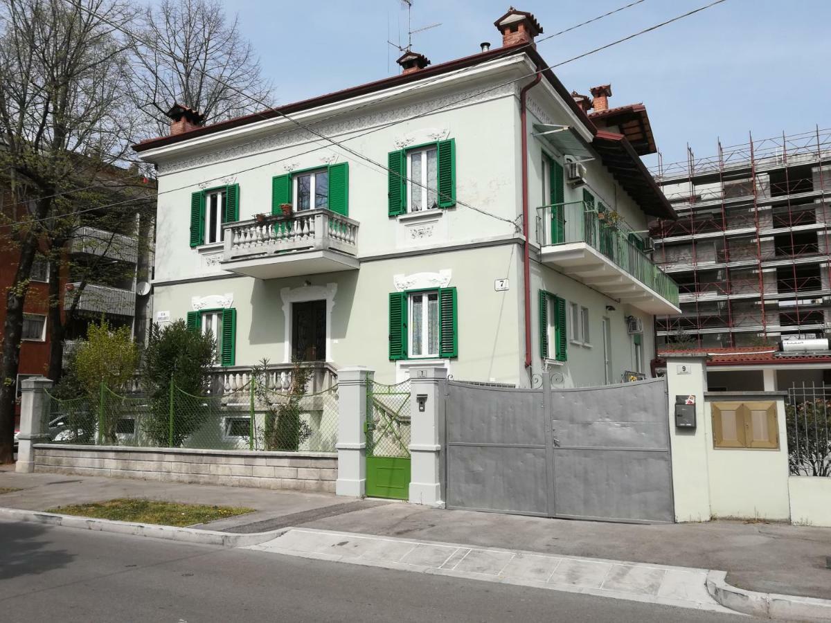 Agli Oleandri Appartamento In Villa Con Con Parcheggio Гориция Екстериор снимка